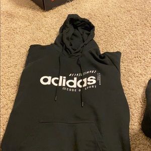 Adidas Sweater LIKE BRAND NEW